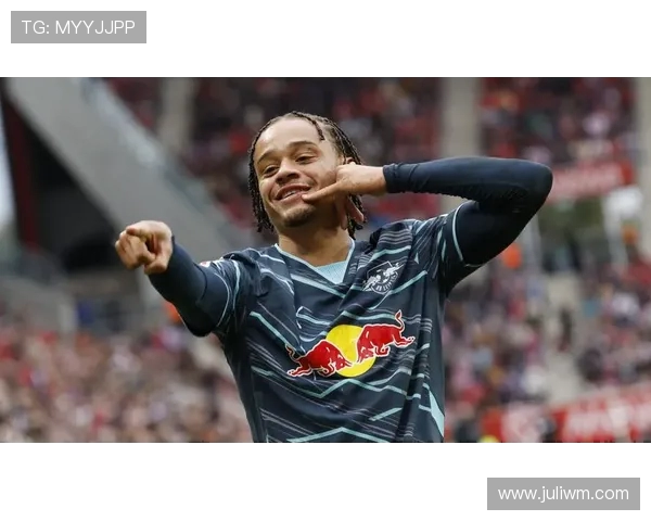 莱比锡加强追求埃利奥特以填补哈维-西蒙斯离队空缺